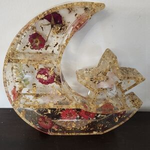 Shelf, tray, jewelry holder, wall shelf.